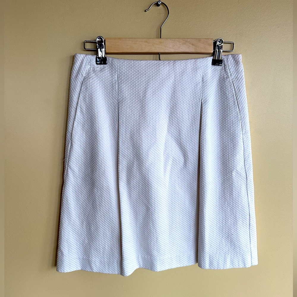 White textured Boden skirt